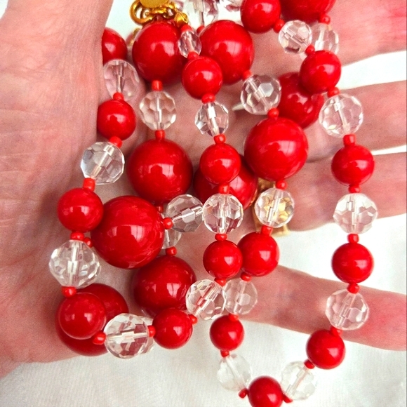 JOAN RIVERS  Single Strand Necklace w/Crystal and Red Acrylic Beads, 32" - Picture 6 of 8